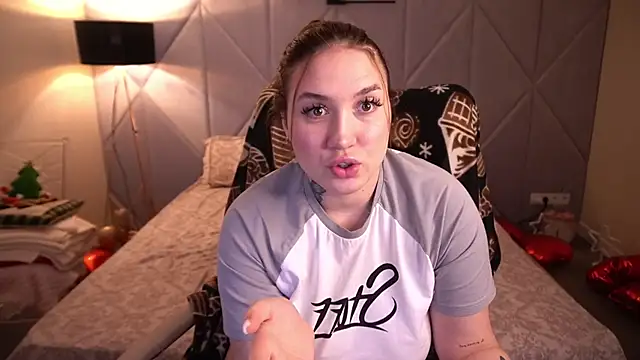 Snapshot of AmiraChase chatting on 02-27-26, 01:44 AmiraChase online show from 02-27-26, 01:44