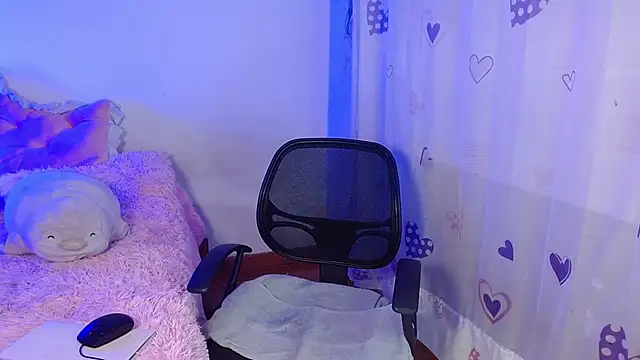 Snapshot of KittyJane chatting on 02-12-26, 08:26 KittyJane online show from 02-12-26, 08:26