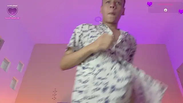 Xavier Fox    online show from 03-10-26, 08:14