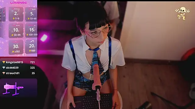 Snapshot of michelle_cutee_ chatting on 11-10-25, 08:30 michelle cutee online show from 11-10-25, 08:30