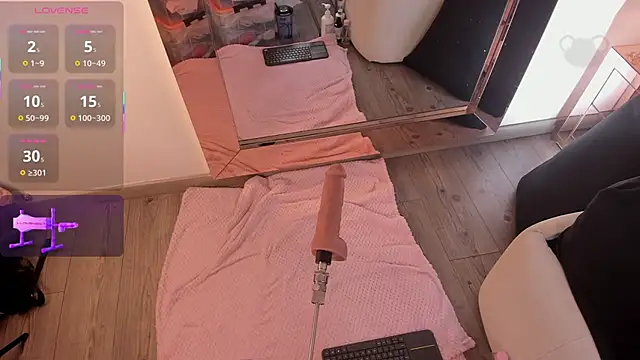 Snapshot of michelle_cutee_ chatting on 11-28-25, 08:33 michelle cutee online show from 11-28-25, 08:33