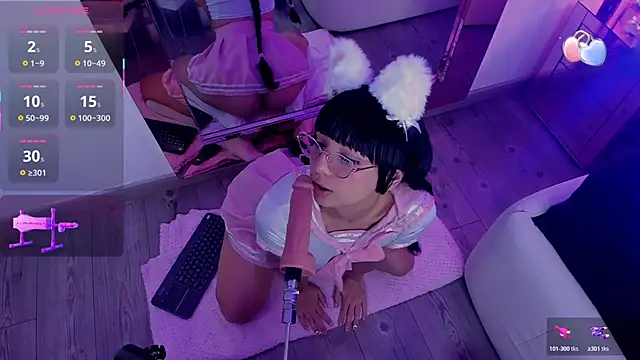 Snapshot of michelle_cutee_ chatting on 11-29-25, 08:45 michelle cutee online show from 11-29-25, 08:45