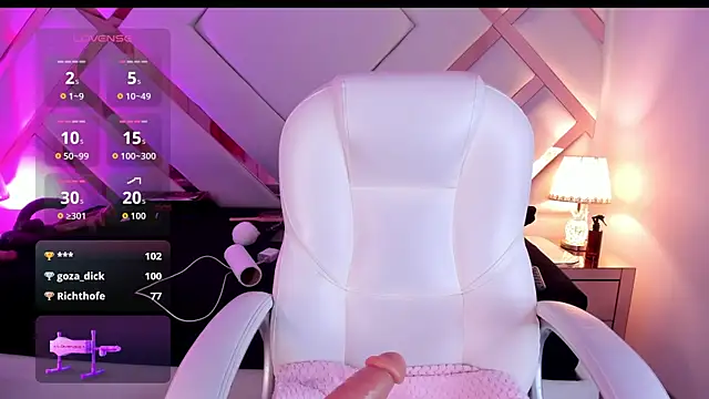 Snapshot of michelle_cutee_ chatting on 01-17-26, 07:35 michelle cutee online show from 01-17-26, 07:35