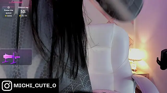 Snapshot of michelle_cutee_ chatting on 02-21-26, 08:32 michelle cutee online show from 02-21-26, 08:32