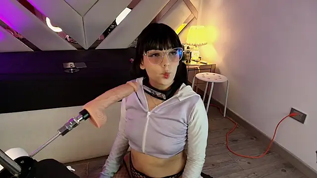 Snapshot of michelle_cutee_ chatting on 06-28-26, 08:15 michelle cutee online show from 06-28-26, 08:15