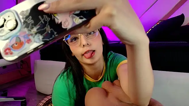 Snapshot of michelle_cutee_ chatting on 06-29-26, 07:58 michelle cutee online show from 06-29-26, 07:58
