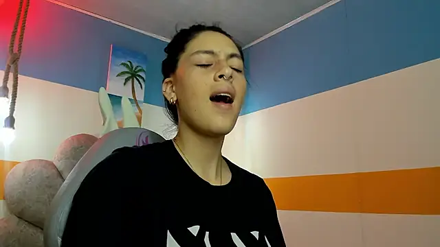 moon winy online show from 10-31-25, 11:33