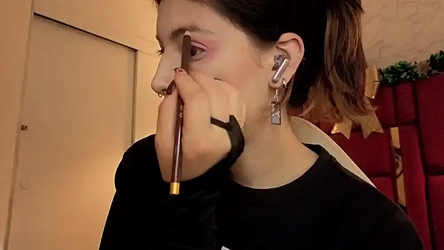 moon winy online show from 01-10-26, 12:18