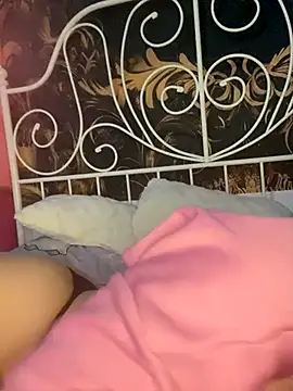 Snapshot of NatyNatasha1 chatting on 10-17-25, 05:37 NatyNatasha1 online show from 10-17-25, 05:37