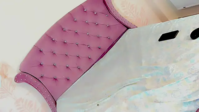 naughty sweet girls sexts online show from 11-04-25, 06:56