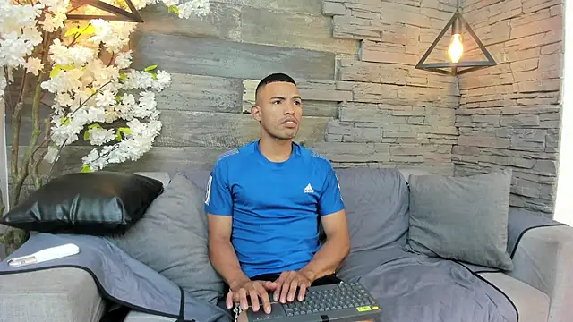 Snapshot of OwenPyerce chatting on 10-23-25, 04:17 OwenPyerce online show from 10-23-25, 04:17