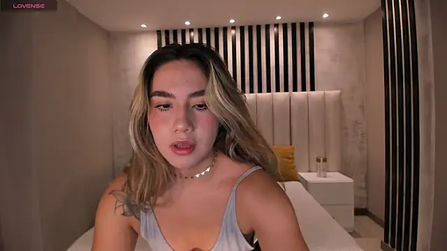 Snapshot of AnnieMonroe1 chatting on 10-30-25, 11:44 AnnieMonroe1 online show from 10-30-25, 11:44