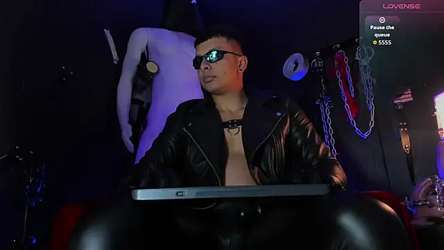 Snapshot of Master_Connor_BDSM chatting on 05-11-26, 11:13 Master Connor BDSM online show from 05-11-26, 11:13