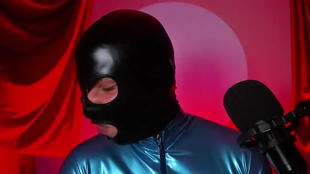 Snapshot of Master_Connor_BDSM chatting on 05-15-26, 10:50 Master Connor BDSM online show from 05-15-26, 10:50
