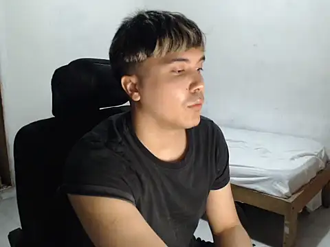 Snapshot of CuteAlexBoy chatting on 12-20-25, 02:24 CuteAlexBoy online show from 12-20-25, 02:24