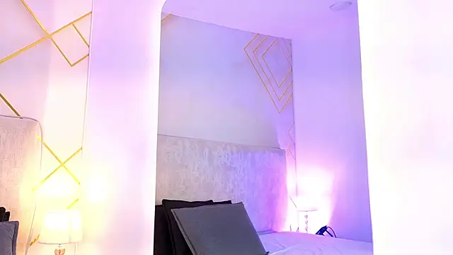 Martinaa Garcia online show from 04-13-26, 07:41