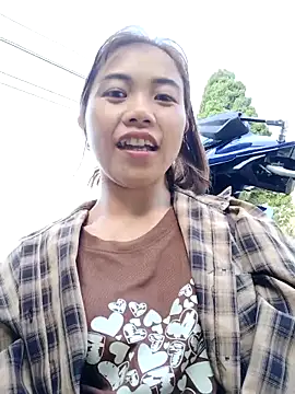 Snapshot of omai-ngot chatting on 10-19-25, 09:21 omai-ngot online show from 10-19-25, 09:21