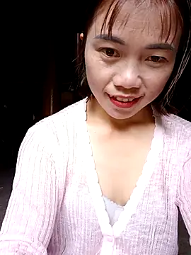 Snapshot of omai-ngot chatting on 10-21-25, 01:50 omai-ngot online show from 10-21-25, 01:50