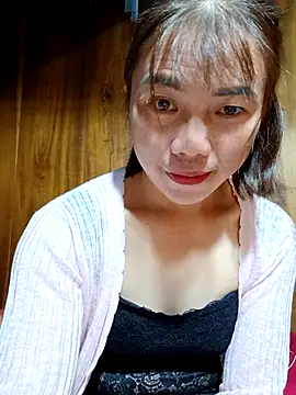 Snapshot of omai-ngot chatting on 10-22-25, 12:16 omai-ngot online show from 10-22-25, 12:16