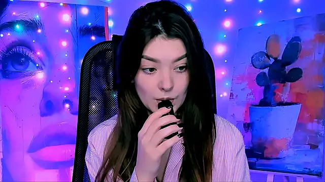 Snapshot of AnaSteisher chatting on 12-19-25, 01:40 AnaSteisher online show from 12-19-25, 01:40