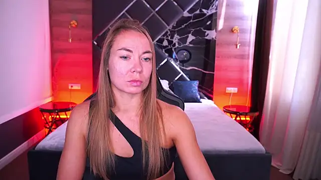 Snapshot of VixenMuse chatting on 10-16-25, 07:20 VixenMuse online show from 10-16-25, 07:20