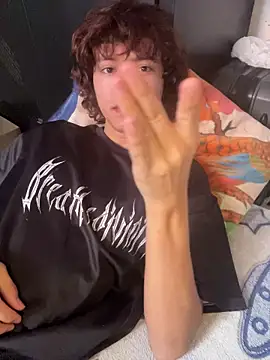 JoelnClouds online show from 04-09-26, 06:57