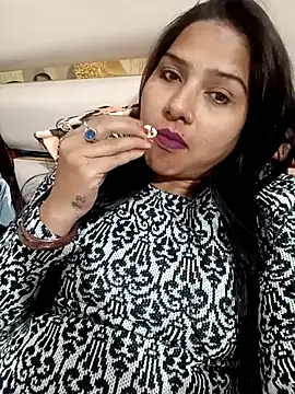 Vanshika1432 online show from 11-17-25, 04:57