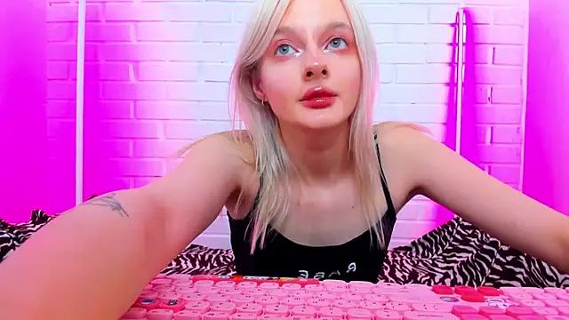 AlessaKiss online show from 06-11-26, 02:33