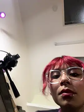 Emma duff online show from 06-18-26, 11:58