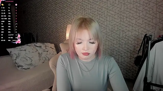 Snapshot of NayaValen chatting on 01-10-26, 03:41 NayaValen online show from 01-10-26, 03:41