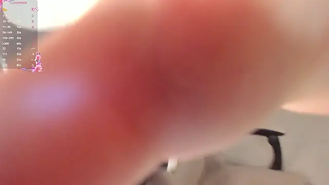 Snapshot of NayaValen chatting on 02-14-26, 03:36 NayaValen online show from 02-14-26, 03:36