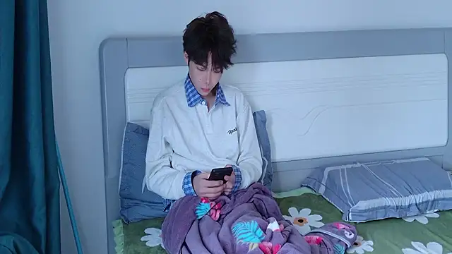 Snapshot of Stuffy-111 chatting on 10-20-25, 04:24 Stuffy-111 online show from 10-20-25, 04:24