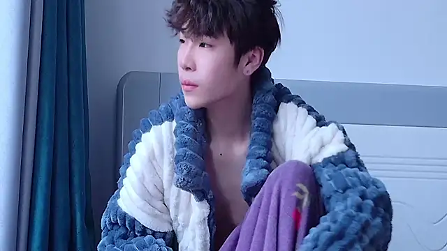 Snapshot of Stuffy-111 chatting on 10-29-25, 04:59 Stuffy-111 online show from 10-29-25, 04:59