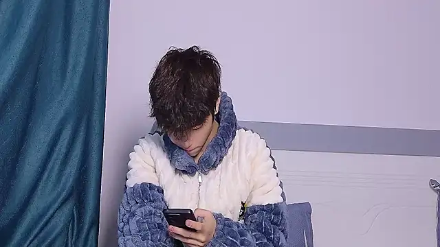 Snapshot of Stuffy-111 chatting on 10-30-25, 04:58 Stuffy-111 online show from 10-30-25, 04:58