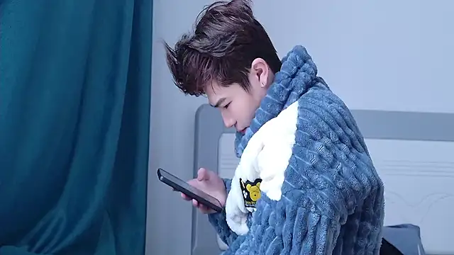 Snapshot of Stuffy-111 chatting on 11-12-25, 05:08 Stuffy-111 online show from 11-12-25, 05:08