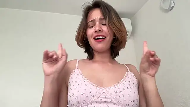 Snapshot of WillHannah chatting on 06-16-26, 07:44 WillHannah online show from 06-16-26, 07:44