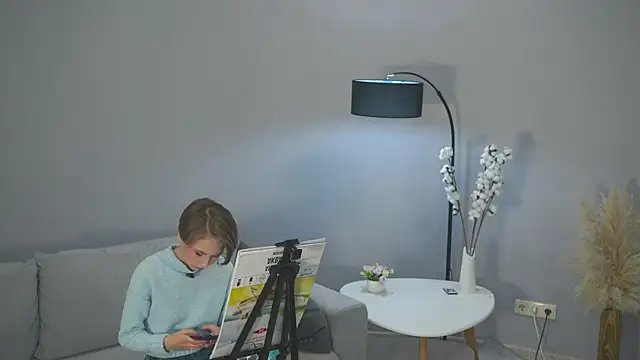 Snapshot of SabraDonkle chatting on 10-19-25, 10:49 SabraDonkle online show from 10-19-25, 10:49