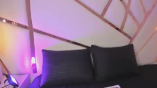 Lily StClair online show from 11-18-25, 11:36