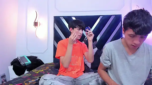 hoot booys  online show from 11-17-25, 07:52