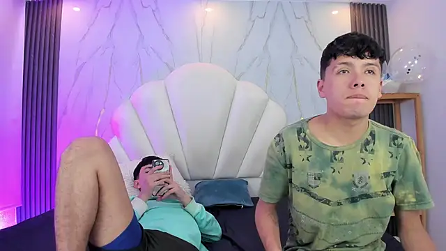 hoot booys  online show from 02-24-26, 06:06