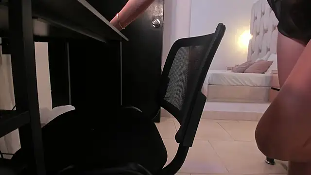 Snapshot of noa_blake chatting on 11-22-25, 04:22 noa blake online show from 11-22-25, 04:22