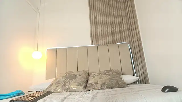 Snapshot of EvaaSinclair chatting on 03-02-26, 08:04 EvaaSinclair online show from 03-02-26, 08:04