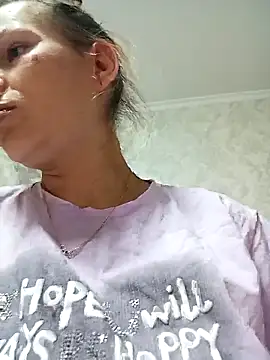 Snapshot of Coare_Cindy chatting on 10-17-25, 05:04 Coare Cindy online show from 10-17-25, 05:04