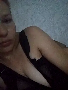 Snapshot of Coare_Cindy chatting on 10-18-25, 06:16 Coare Cindy online show from 10-18-25, 06:16