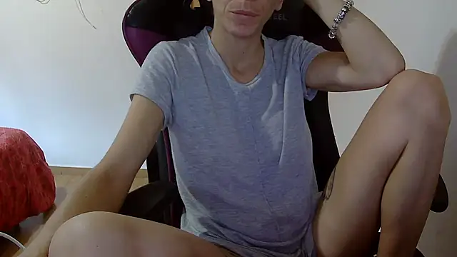 Snapshot of vampirosa@xh chatting on 10-19-25, 11:00 vampirosaxh online show from 10-19-25, 11:00