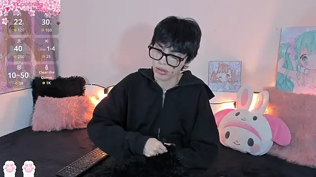 Strawberry Kitty  online show from 01-10-26, 04:14