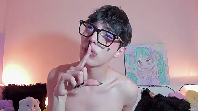 Strawberry Kitty  online show from 02-16-26, 04:25