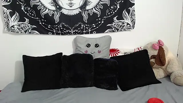 Snapshot of emily_n_abby chatting on 11-07-25, 12:27 emily n abby online show from 11-07-25, 12:27