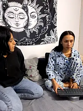 emily n abby online show from 06-27-26, 01:39