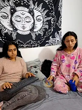 emily n abby online show from 06-30-26, 01:45